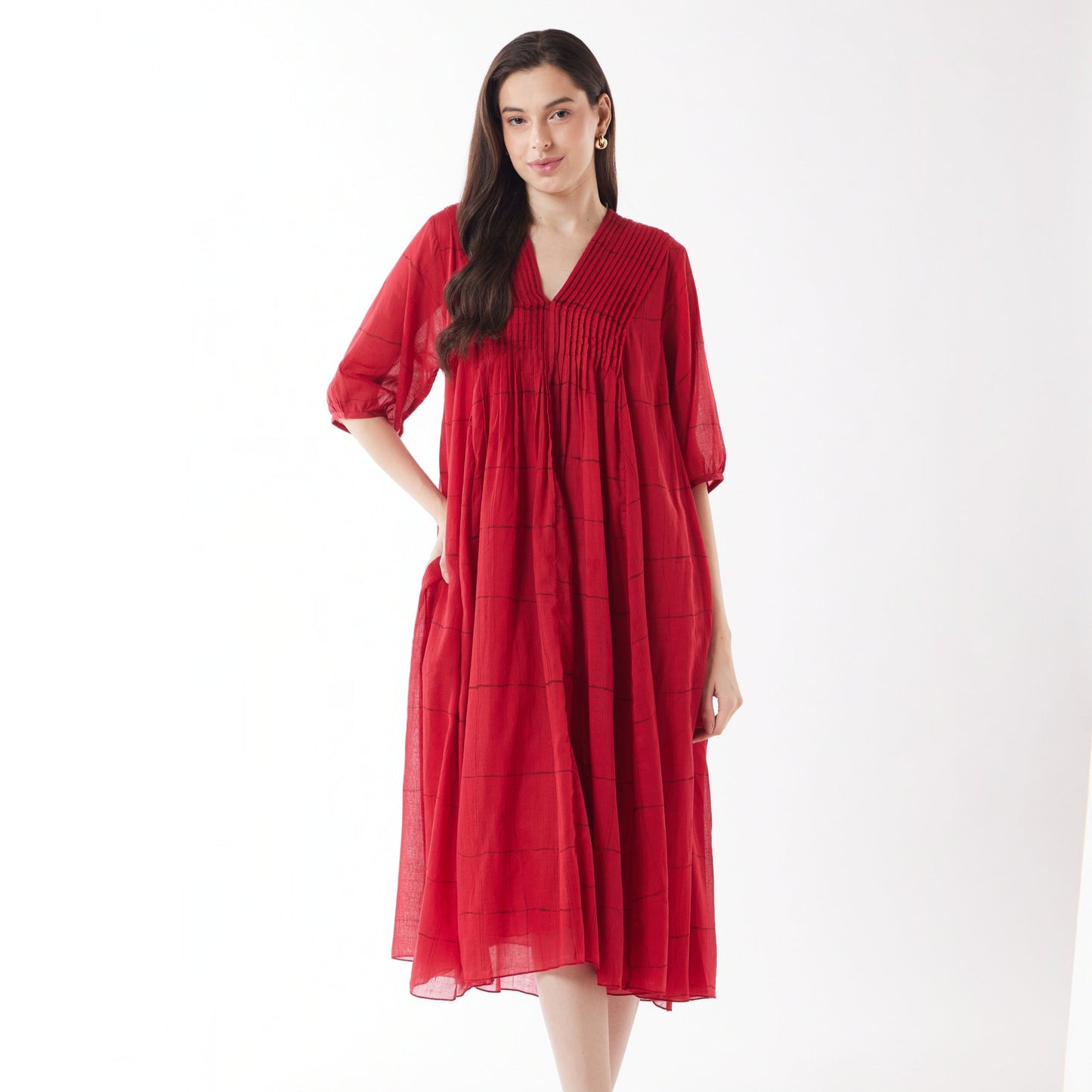 Woman wearing Au Hasard D'Un Voyage's Float Dress in Red