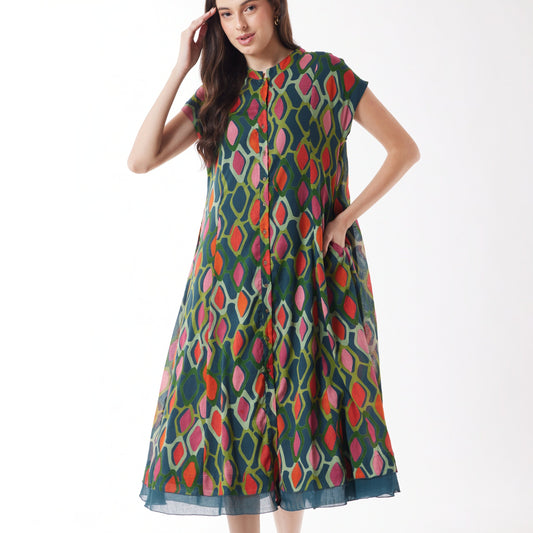 Woman wearing Au Hasard D'Un Voyage's Short Sleeve Dress in Navy