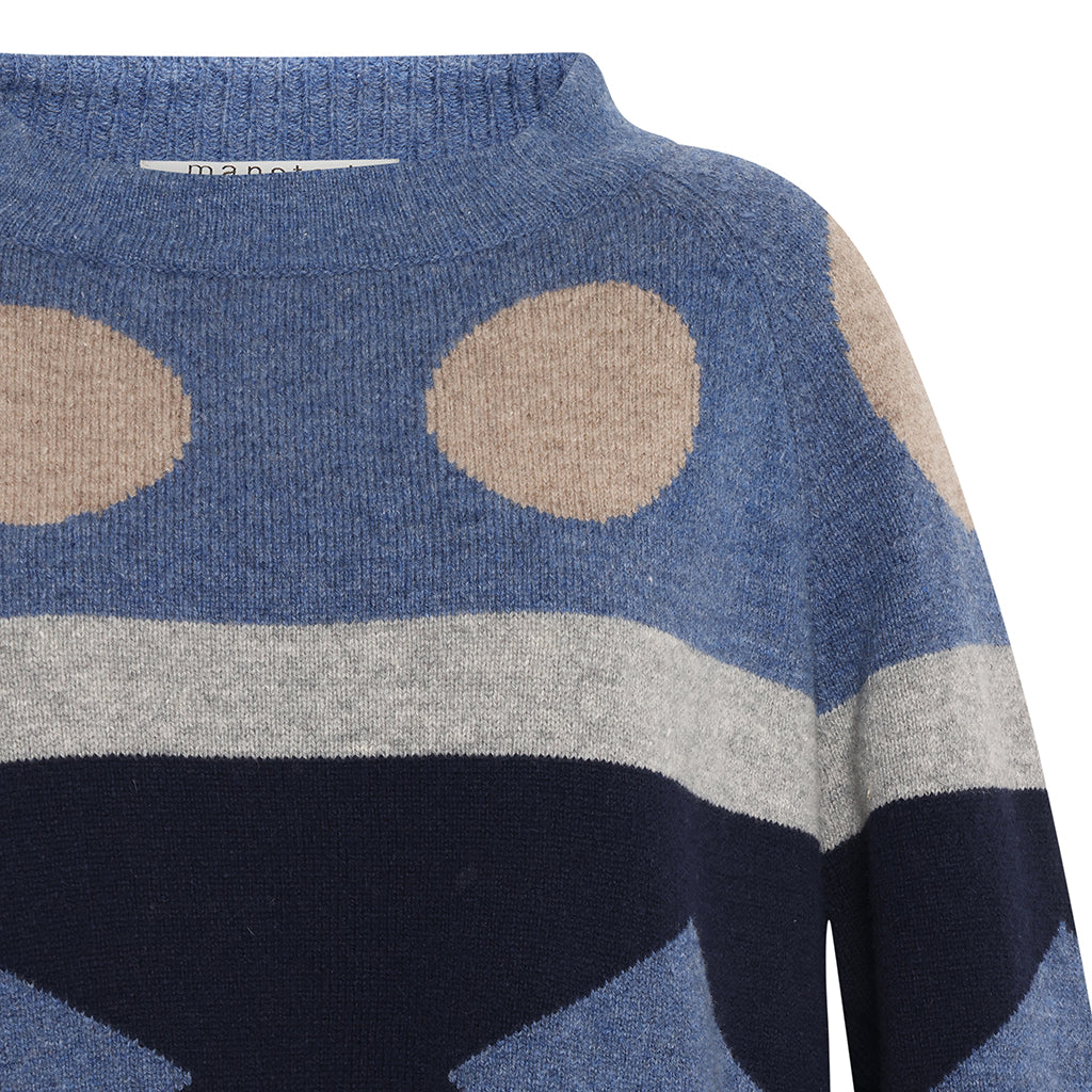 Detail of the lambswool Popcorn Sweater in Soft Blue by Mansted
