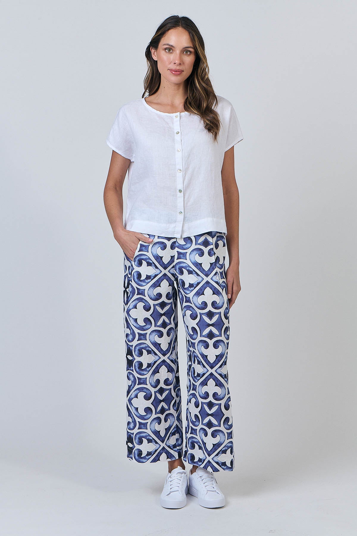Woman wearing Naturals by O&J's Summer Pants in Corfu blue