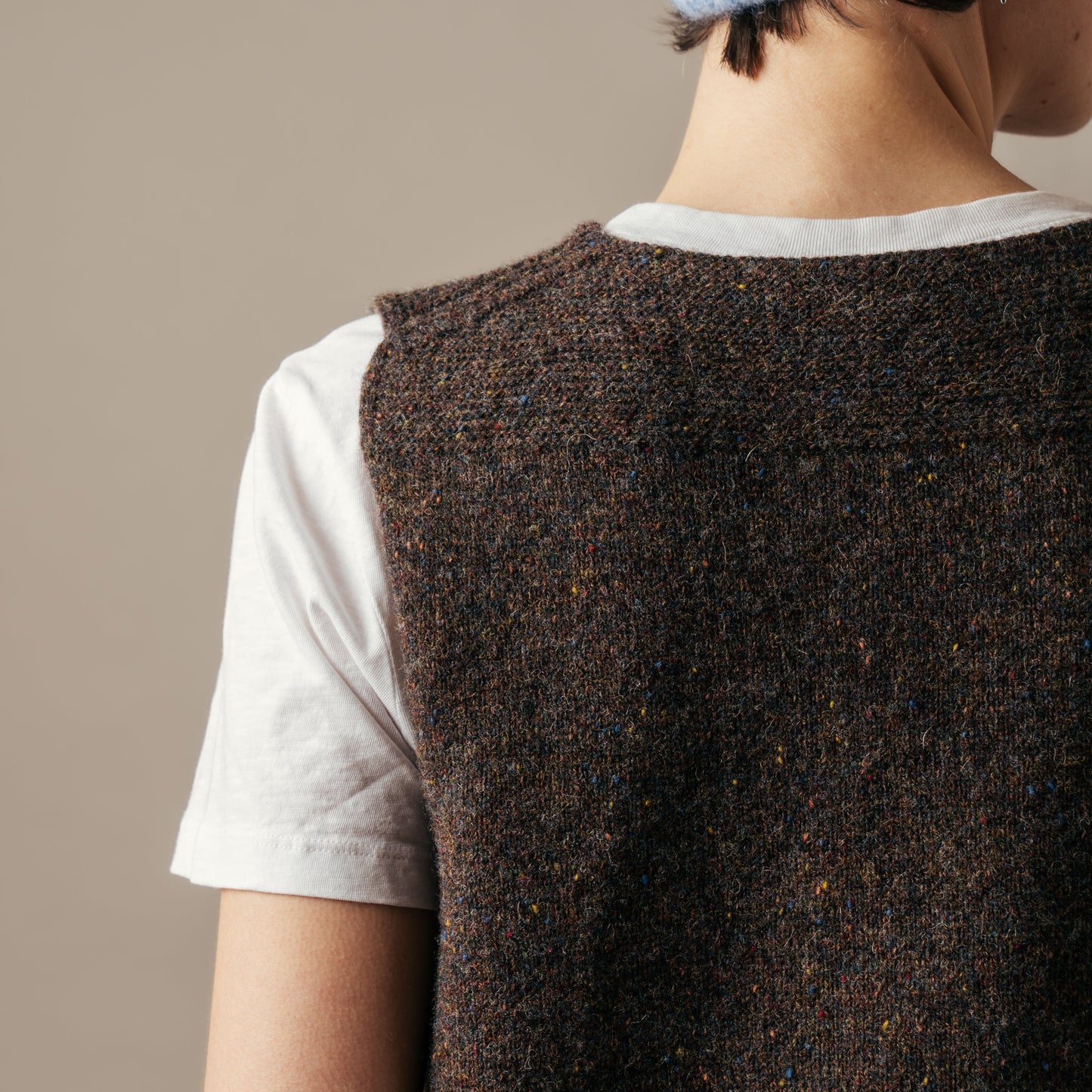 Eribe wool Tweed Nep Vest in Bark