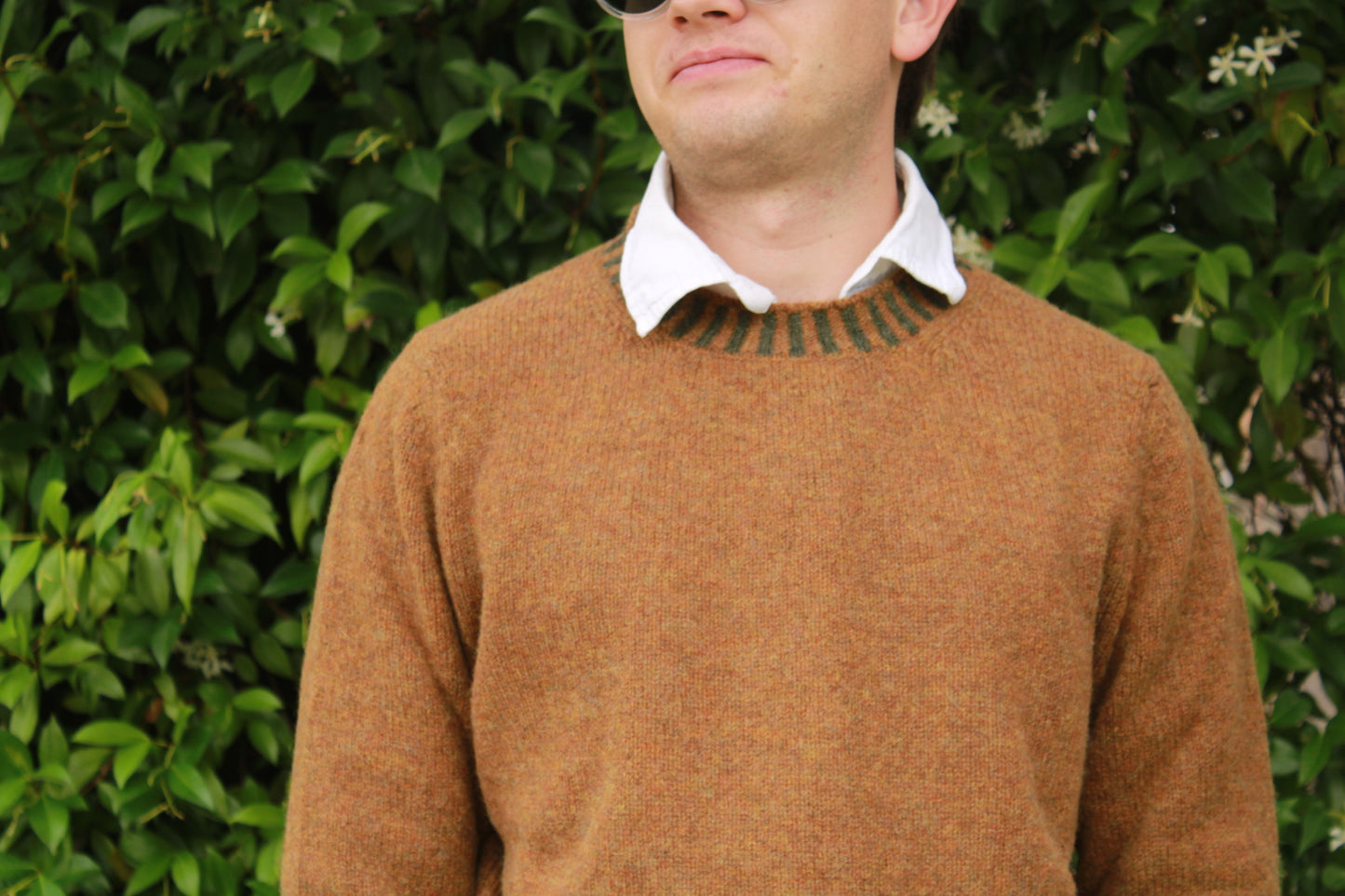 Eribe Men's Bruar Sweater in Brambling, close up of yoke of men's jumper