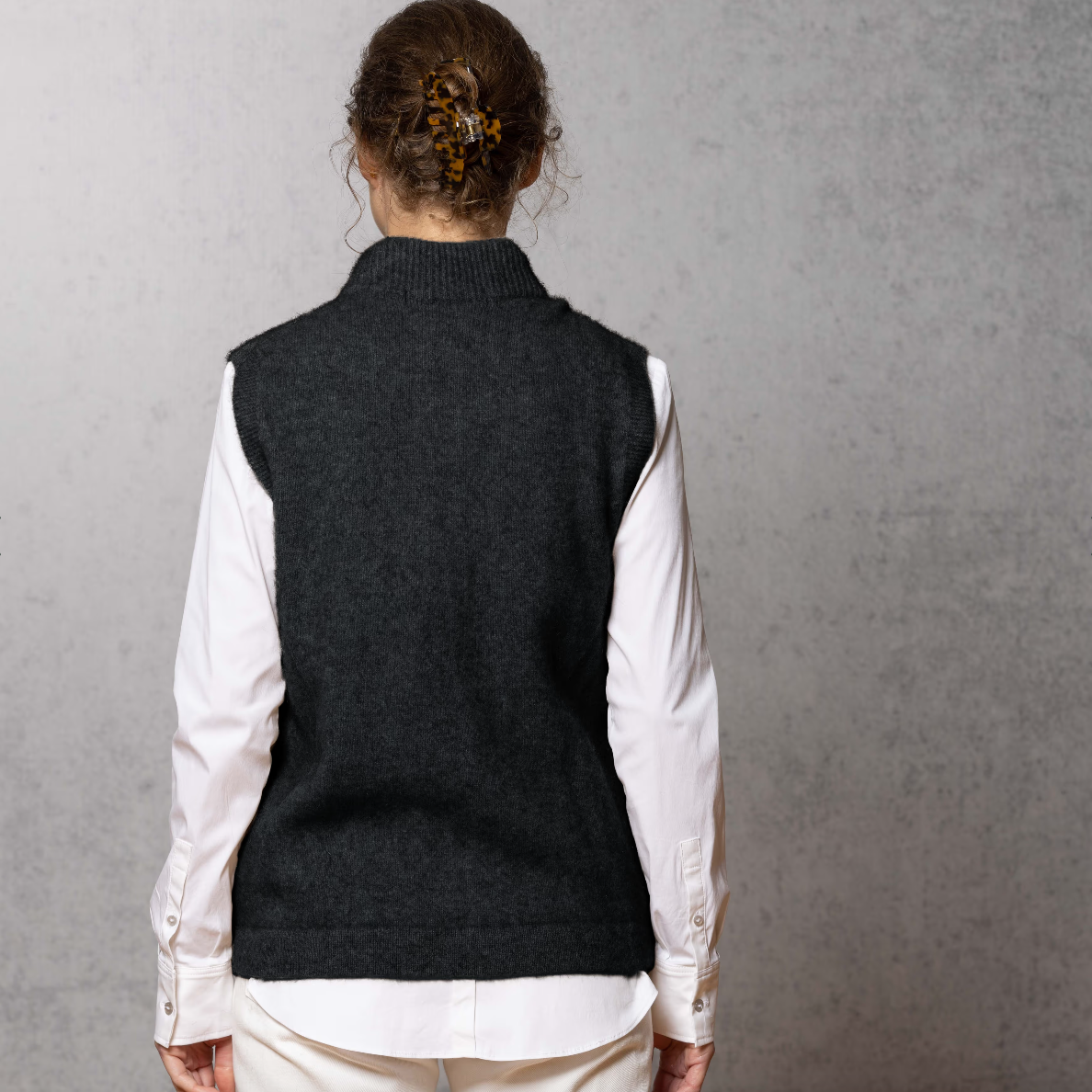 Women's possum and merino, zip up, vest in black