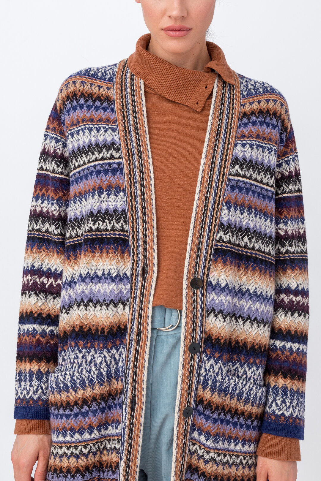 IVKO's coatigan in navy, knitwear close up.