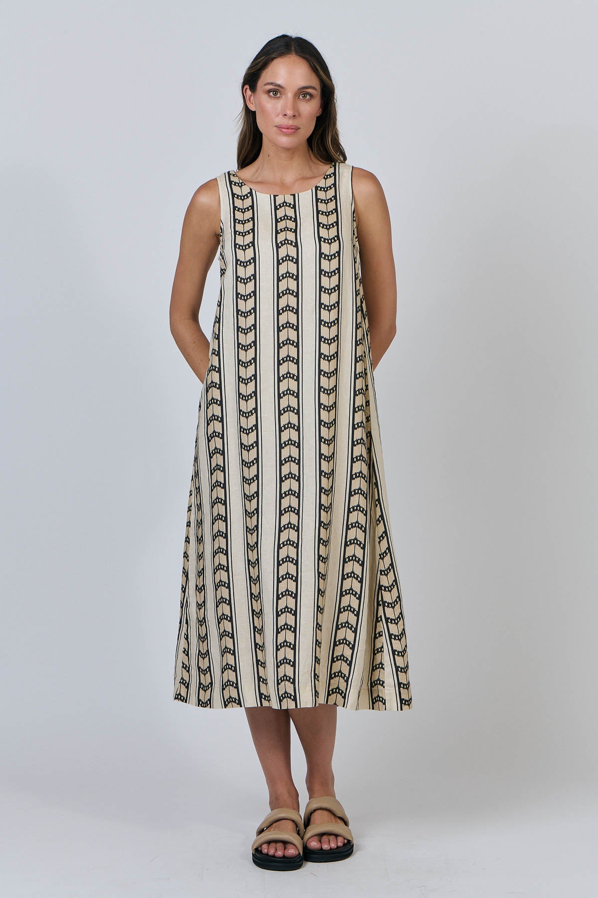 Naturals by o&J all natural fibres a long maxi linen dress.