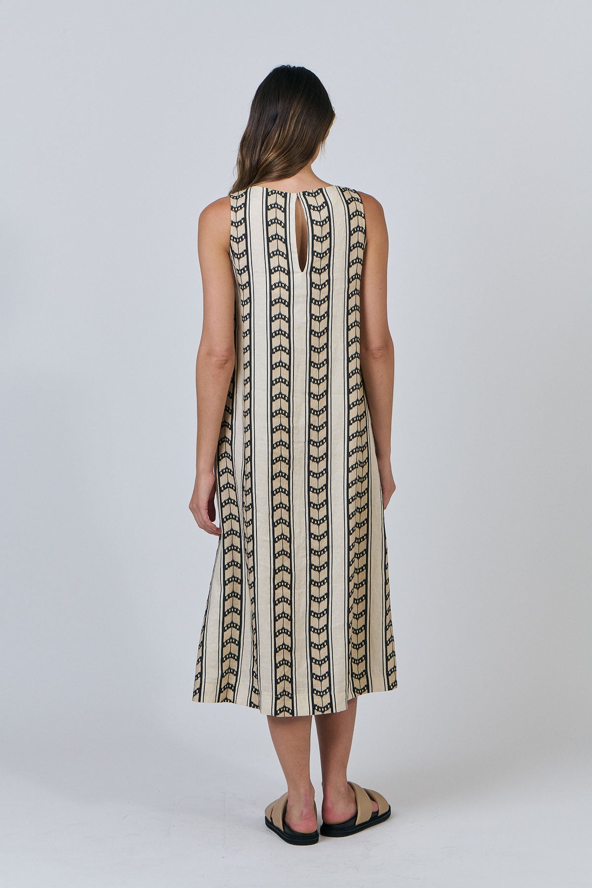 Naturals by O&J a maxi linen dress in chevron pattern.
