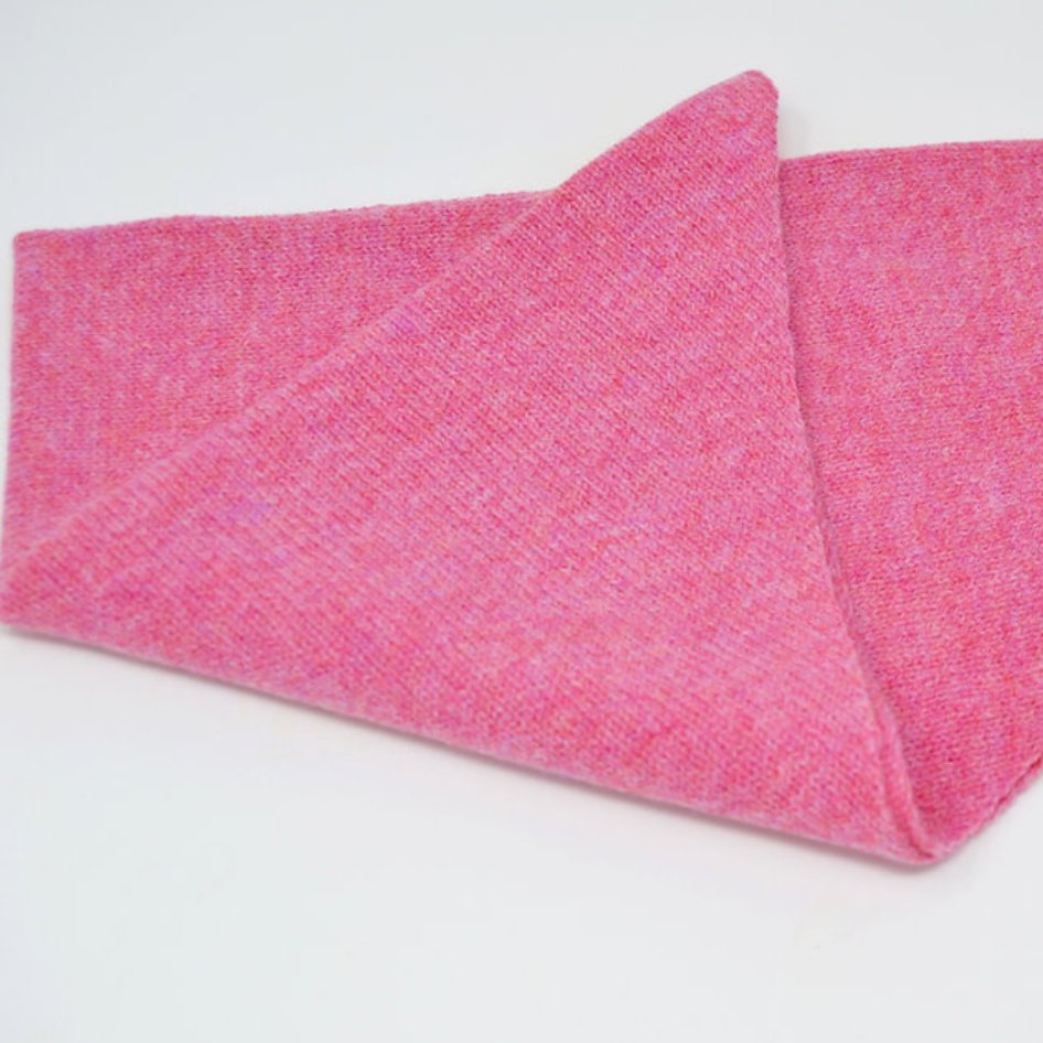 Pink triangle scarf. Knitted in Merino wool.