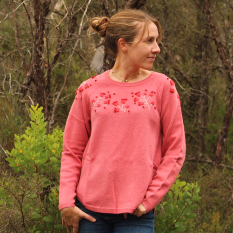 Embroidered jumper from Mansted in coral