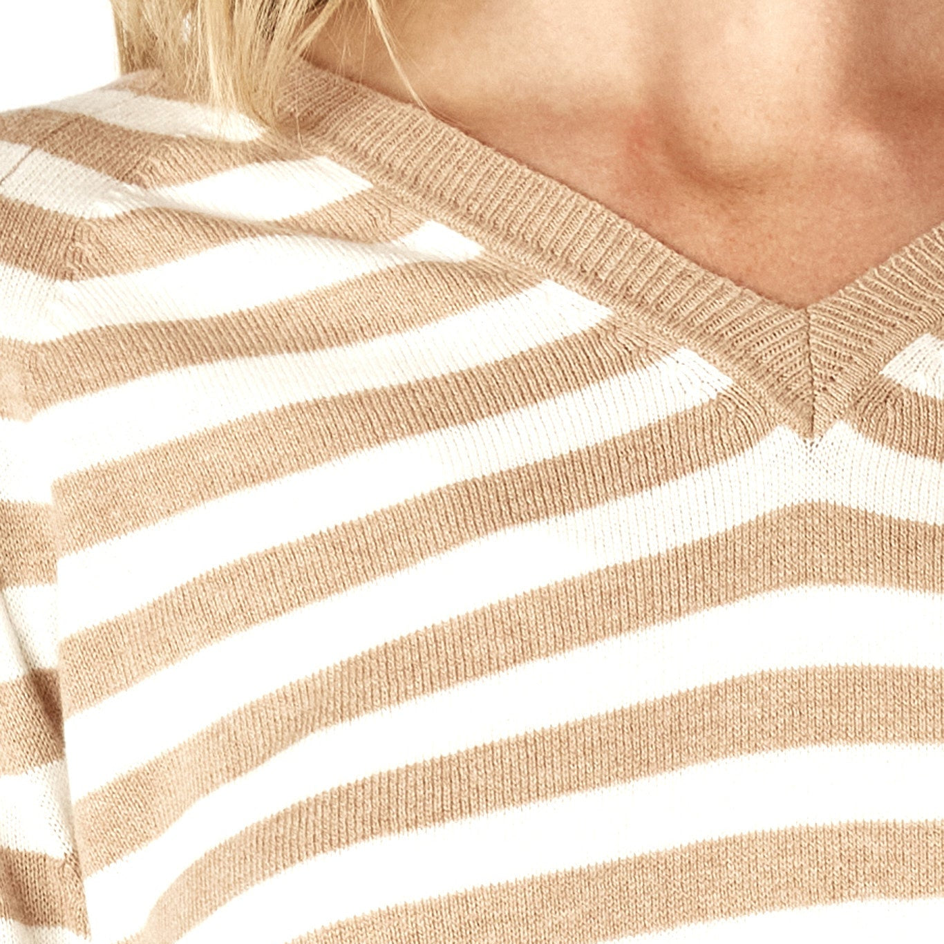 Vee nect striped top from Zaket and plover.