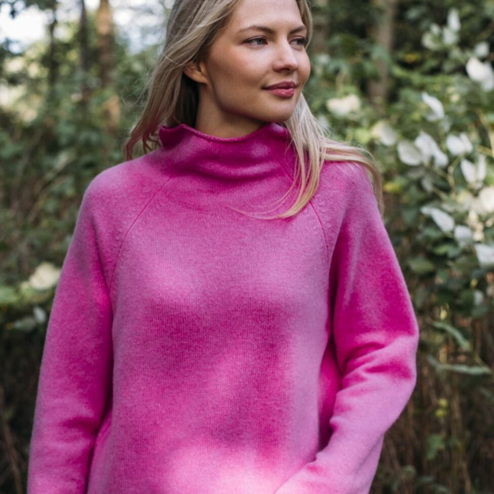 Eribe Corry Raglan in Bubblegum.