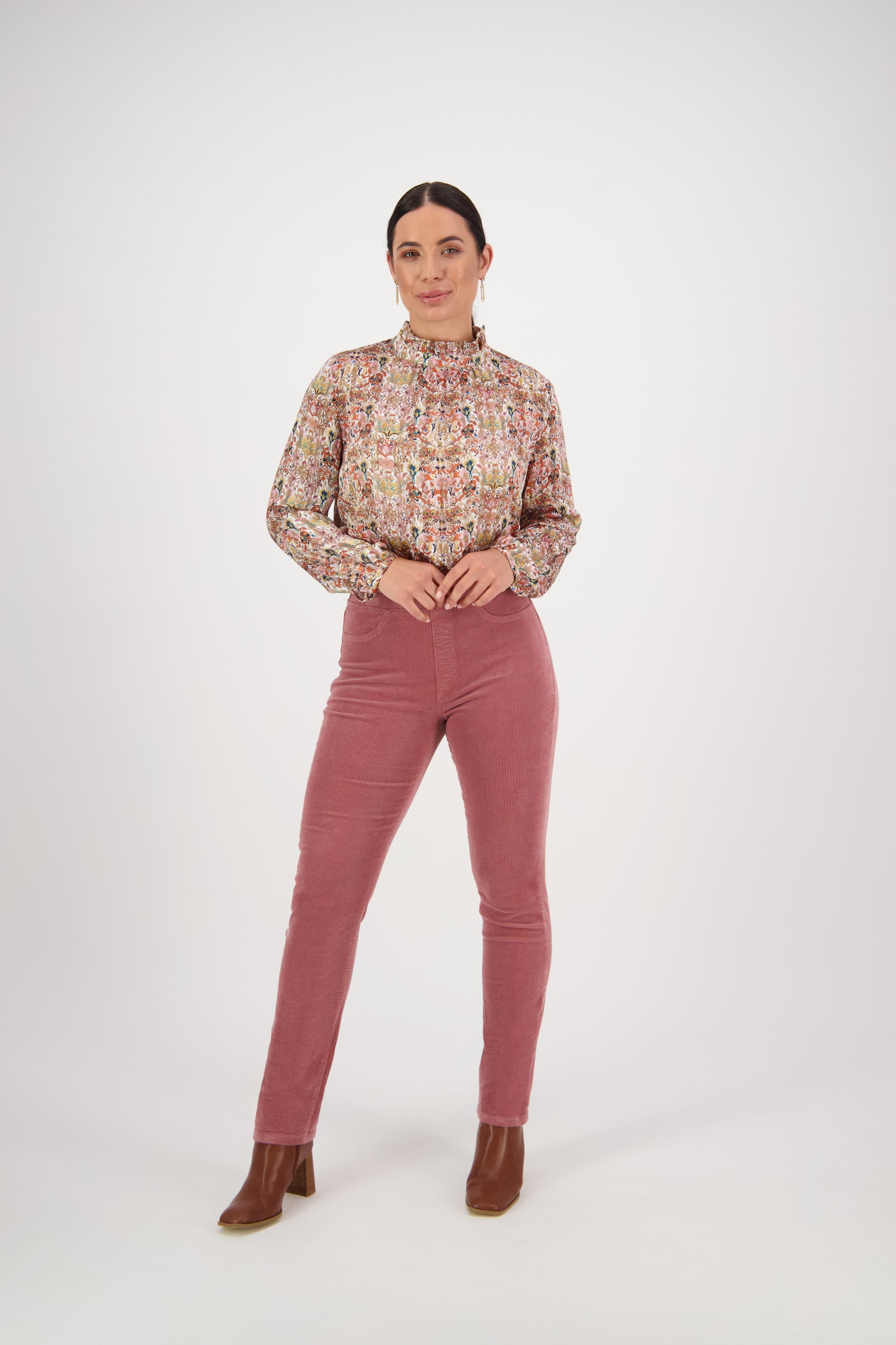 Vassalli's Slim Cord Pants for women in Rose