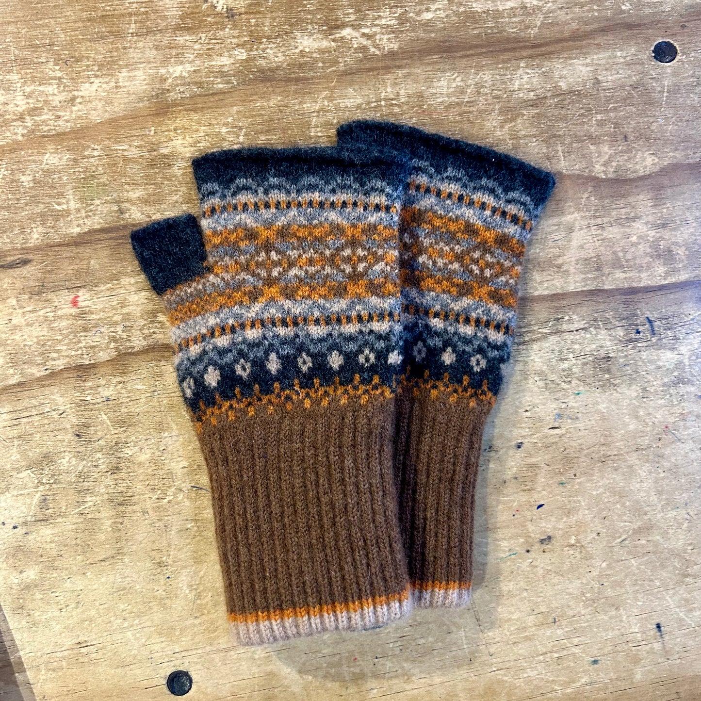 Eribé's Alloa Open Mitt in Winter. Merino gloves.