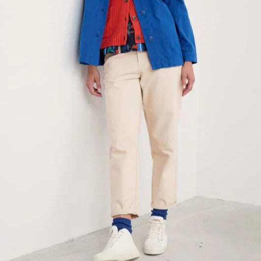 Woman wearing the Towan Barrel Jeans in Limestone by SEASALT