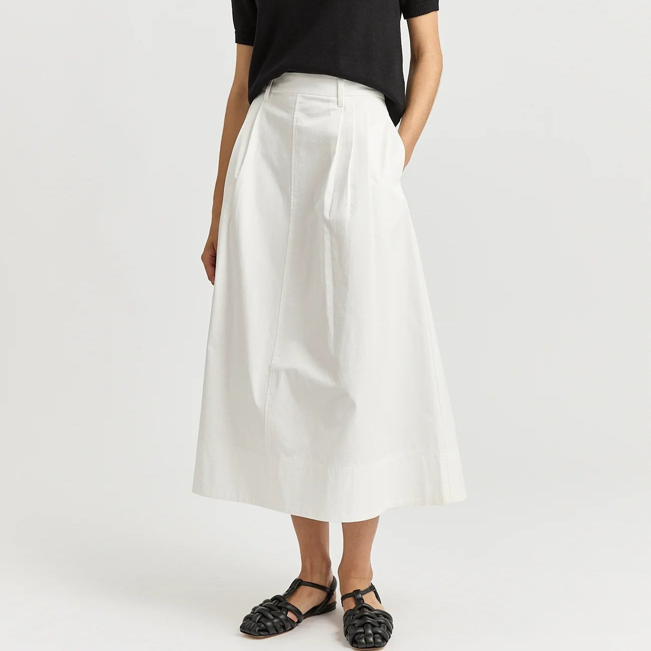 Woman wearing Toorallie's Pleat Detail Midi cotton Skirt in White