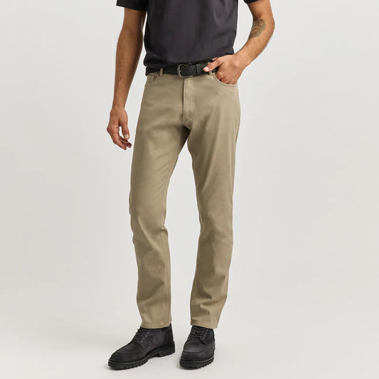 Man wearing Toorallie's Regular Cotton Twill Pants in Biscuit brown