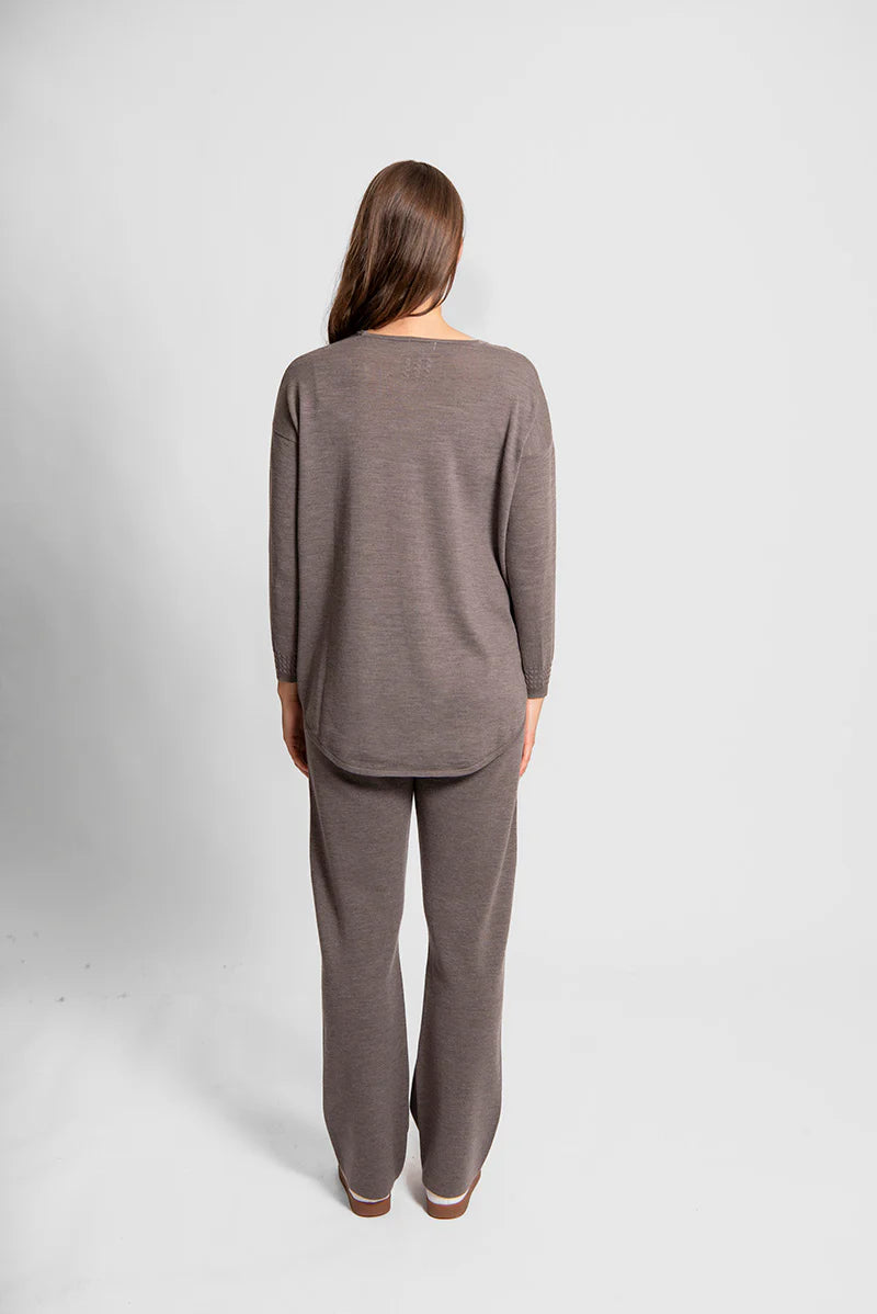Woman wearing the Bridge and Lord Merino Milano Pants in Latte