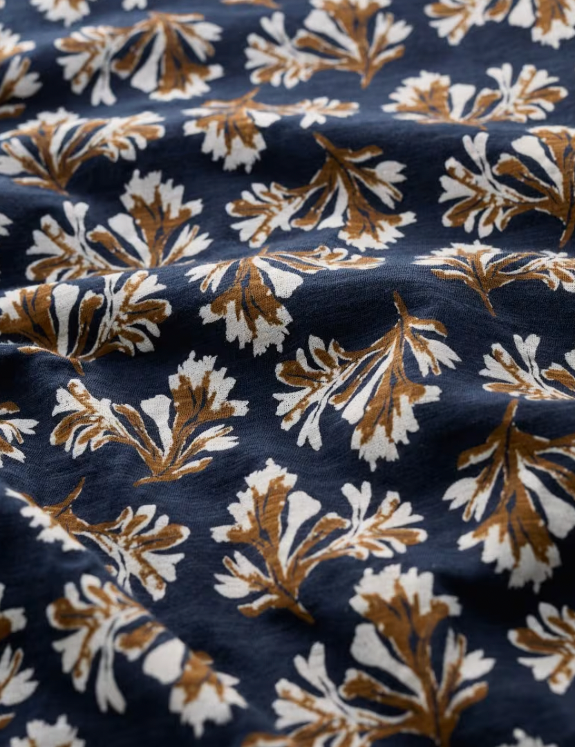 SEASALT's Enor 3/4 Sleeve Dress in Printed Seaweed Maritime, close up of fabric pattern