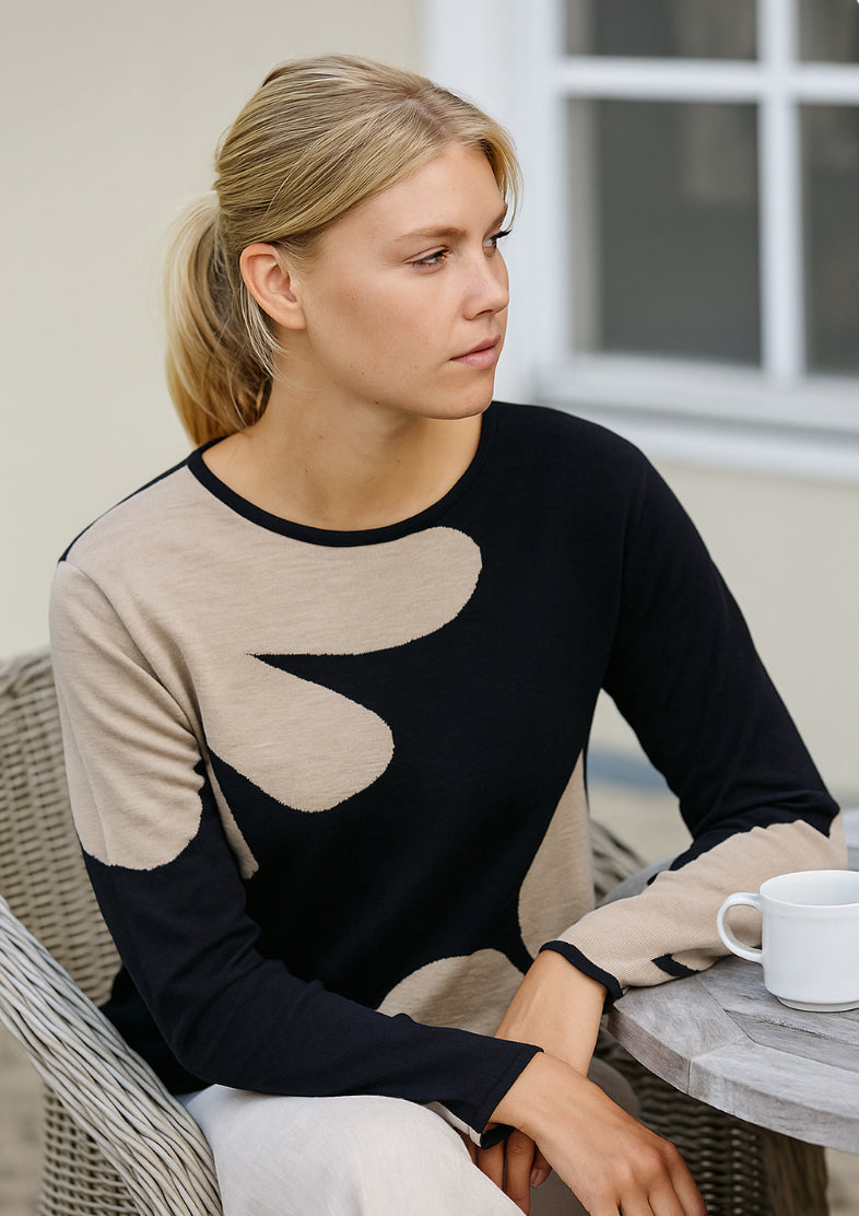 Mansted Leana Black Top.