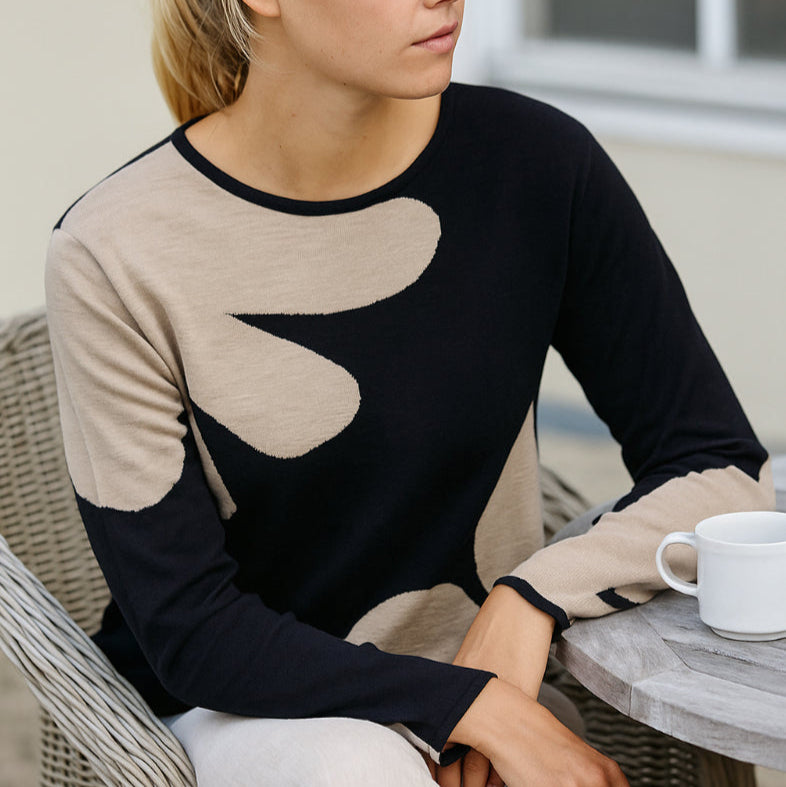 Mansted Leana Top in Black.