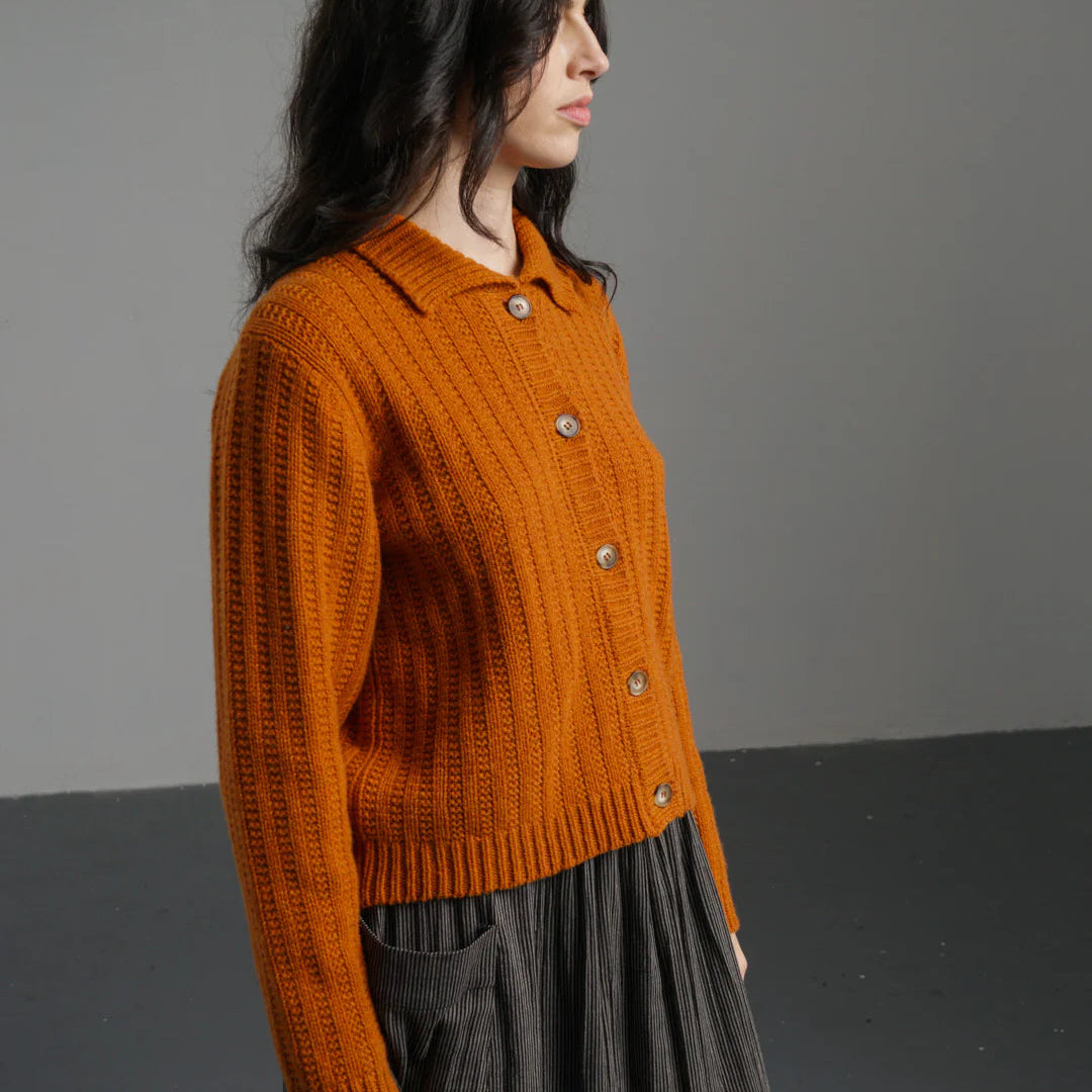 A shirt style cardigan for women in 100% wool. Quality knitwear.