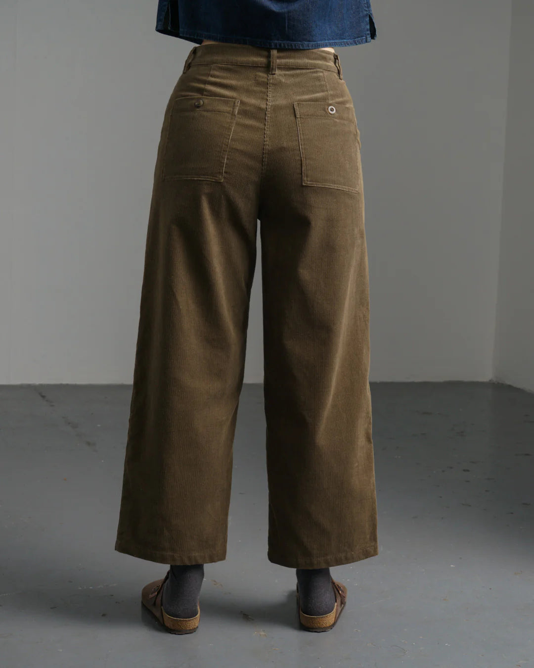 Cord jeans in brown. Quality natural fibres