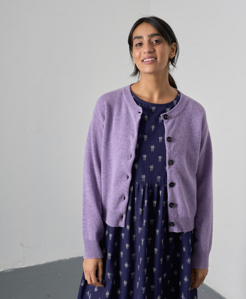 Quality Merino wool classic cardigan in Lilac
