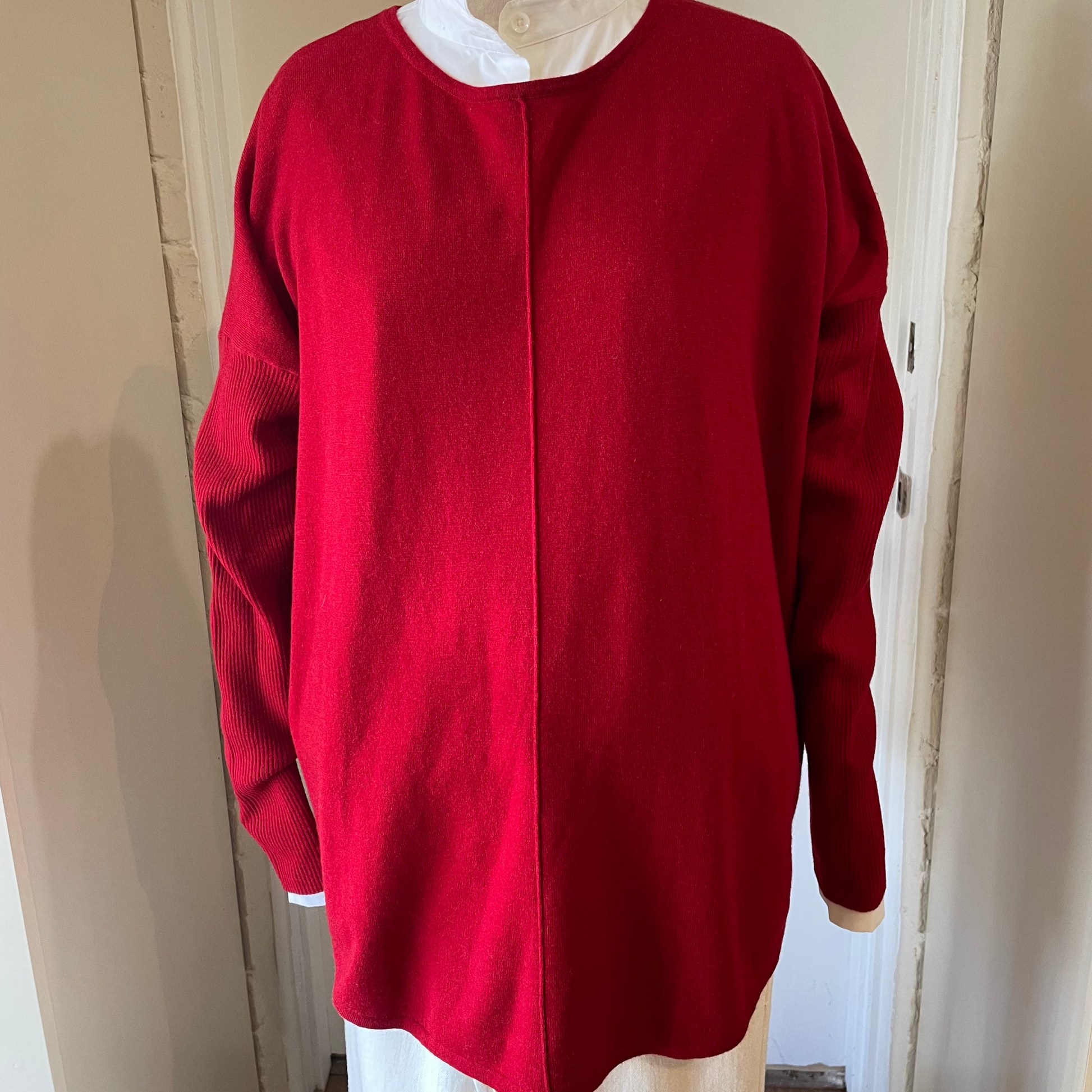 Bridge and Lord curved hem crew red.