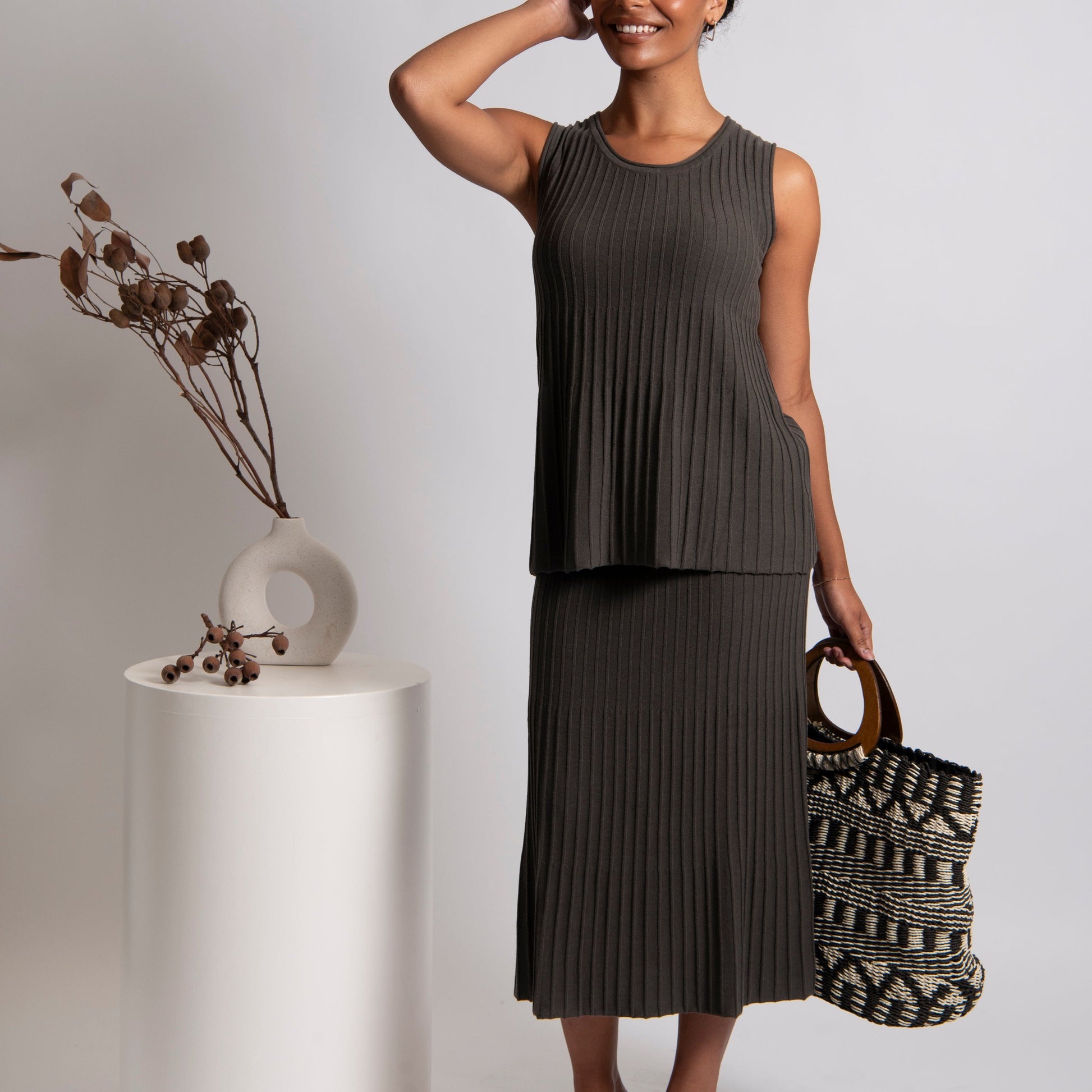Bridge and lord knit rib skirt in cotton and viscose. Olive.