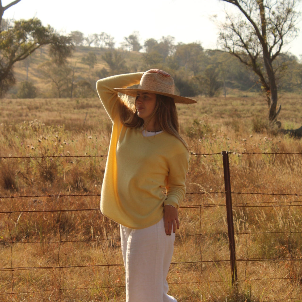 Bridge and Lord women's Cashmere Vee Pullover in daffodil