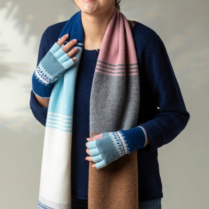 Eribe's Alloa Fingerless winter gloves in dew