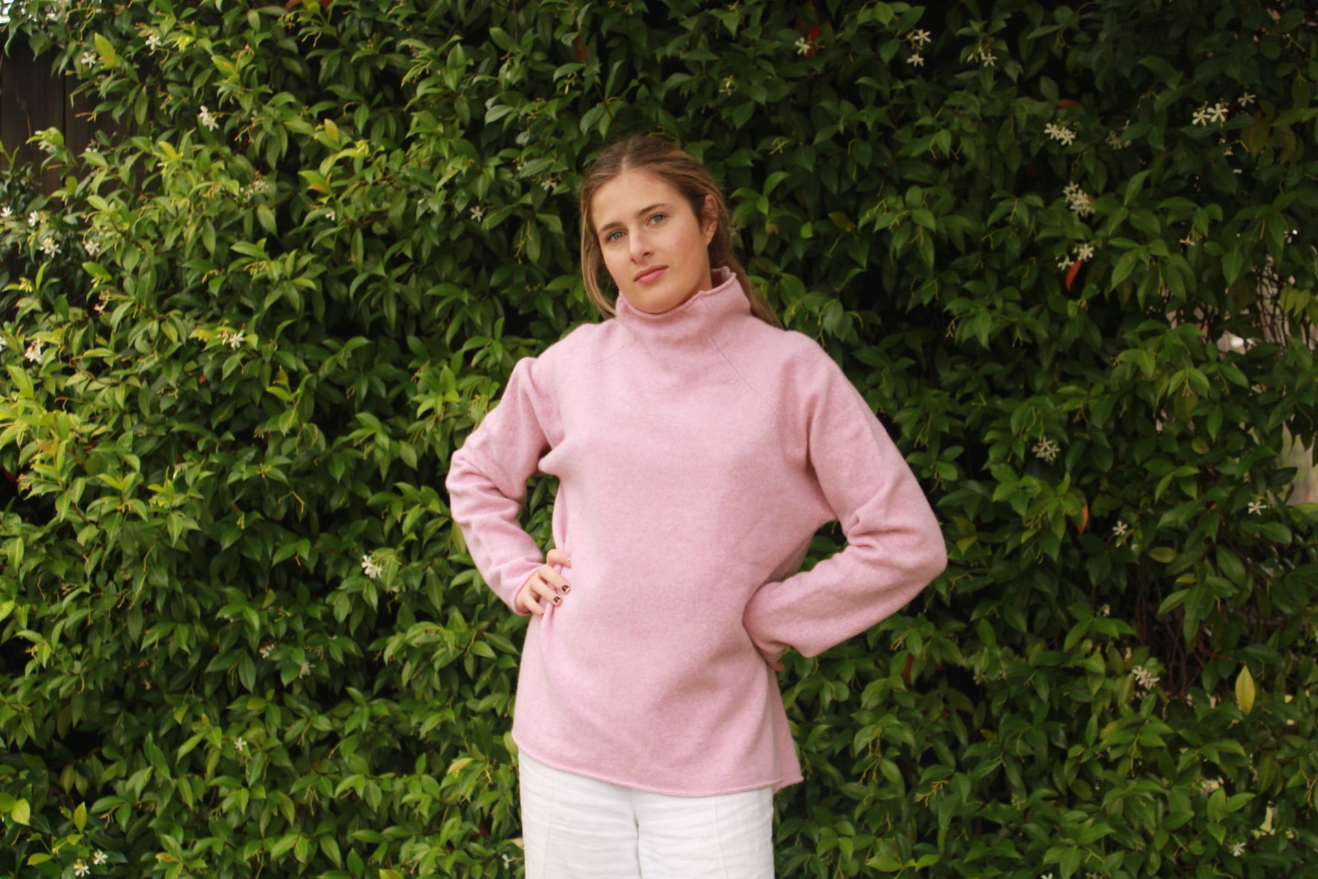 Eribe Corry Raglan Sweater in Pink Haze. Scottish Knitwear, Merino Wool.