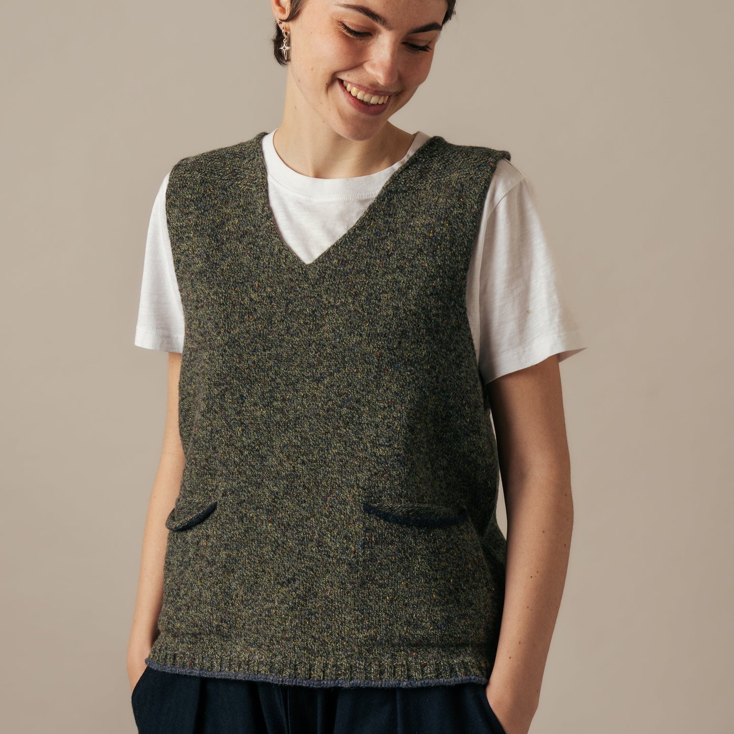 Eribe Tweed Nep Vest in Pine