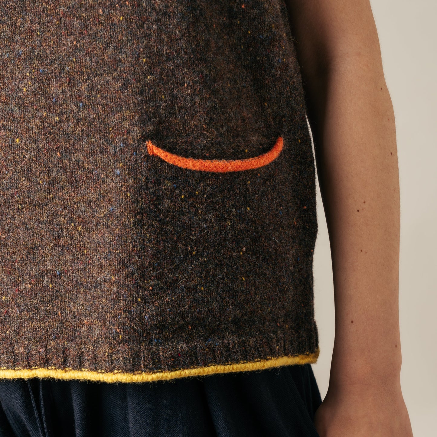 Eribe Tweed Nep Vest in Bark wool