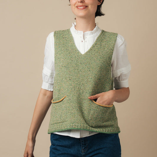 Eribe Tweed Nep vest in Reed