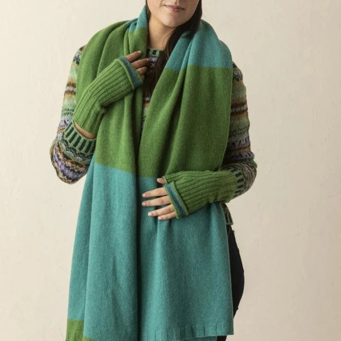 Merino wool shawl from Erine in turquoise and green.