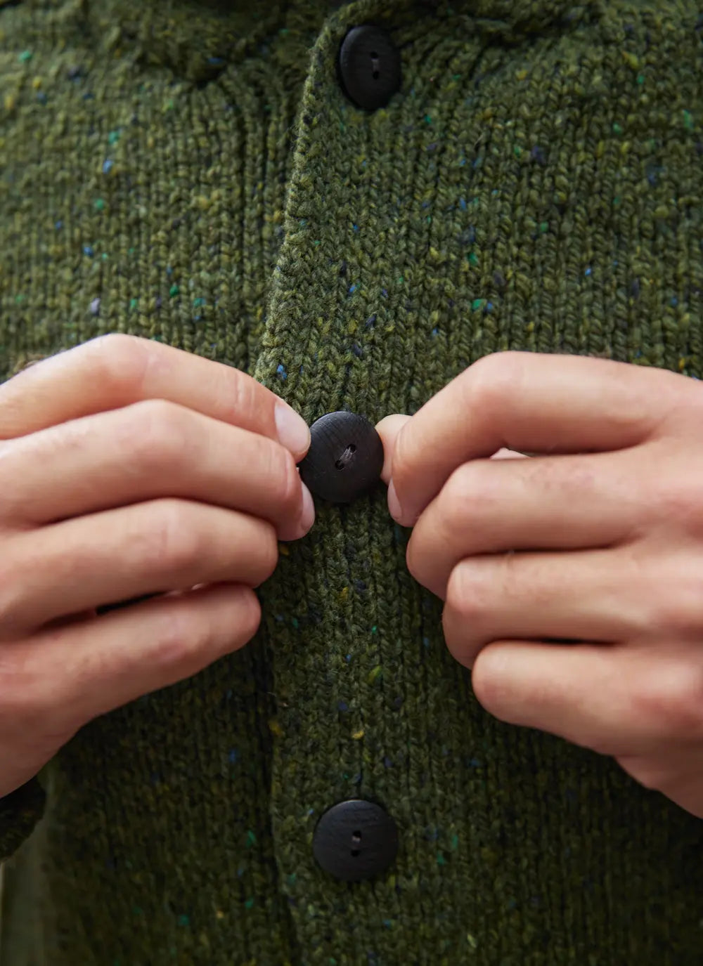 Men's cardigan in Merino Wool - Fisherman Out Of Ireland Seaweed natural buttons