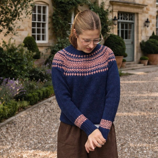 Harley of Scotland - Women's Two Tone Fairisle Jumper - Night/Parfait