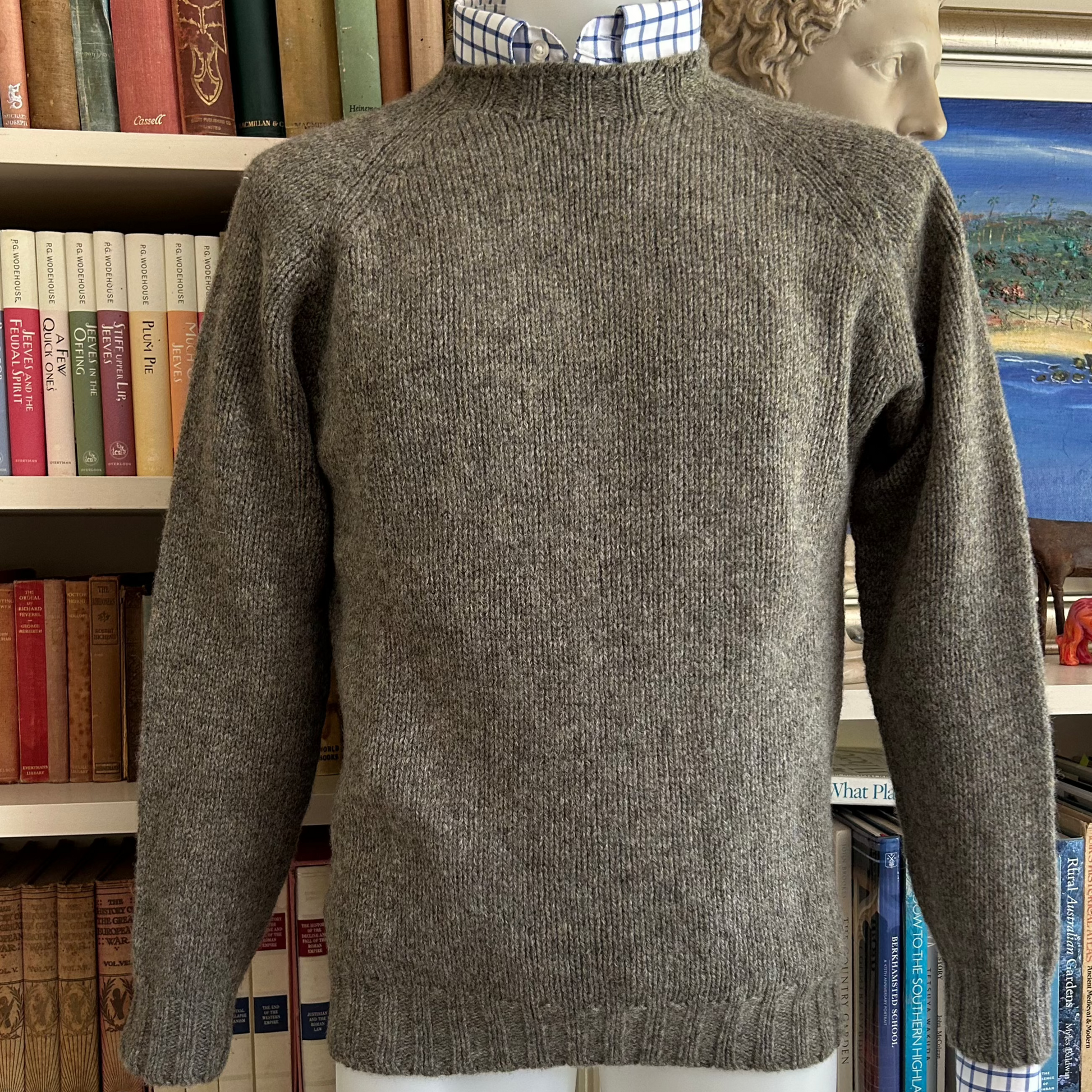 Harley of Scotland quality thick wool mens jumper in grey.