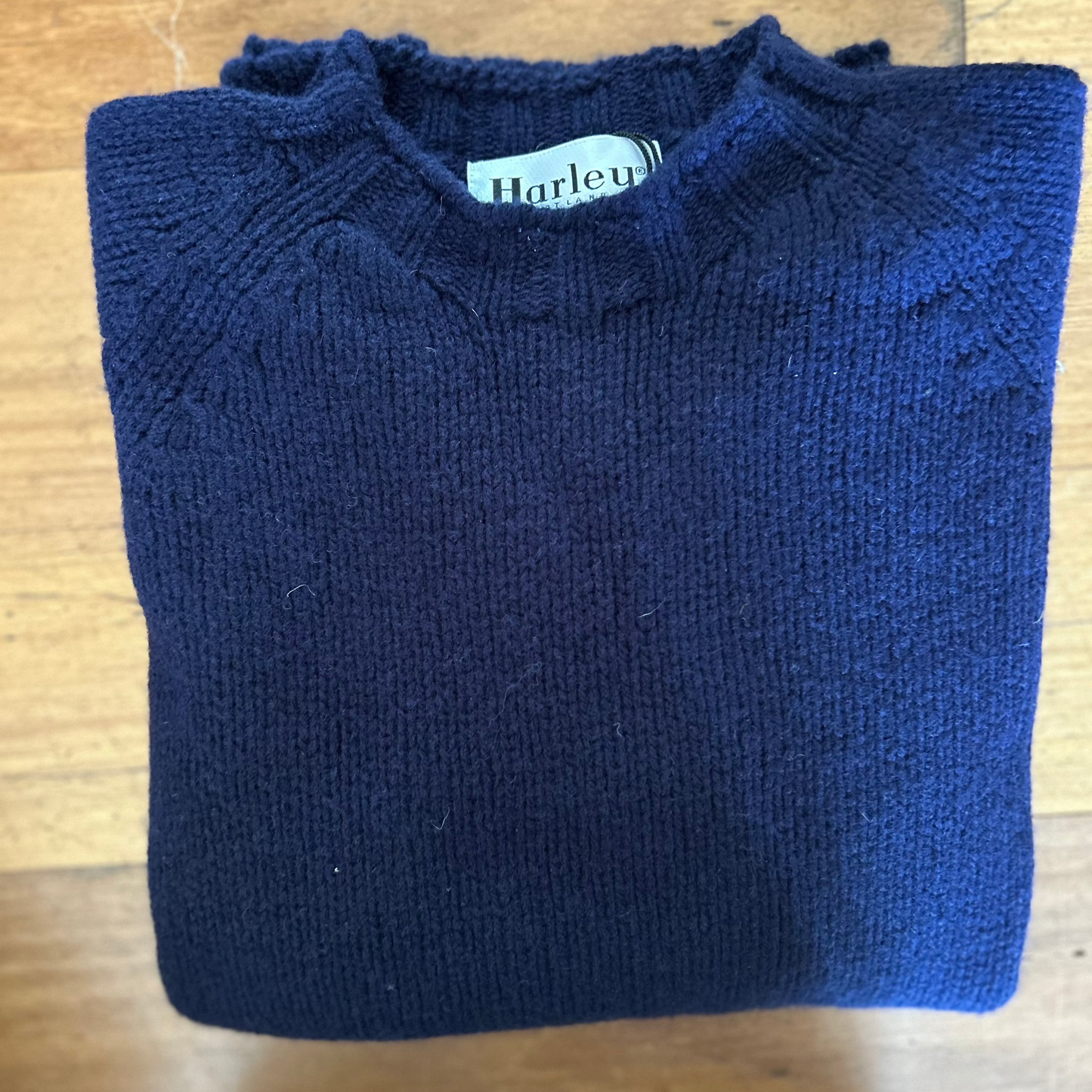 Harley of Scotland thick mens wool jumper navy.