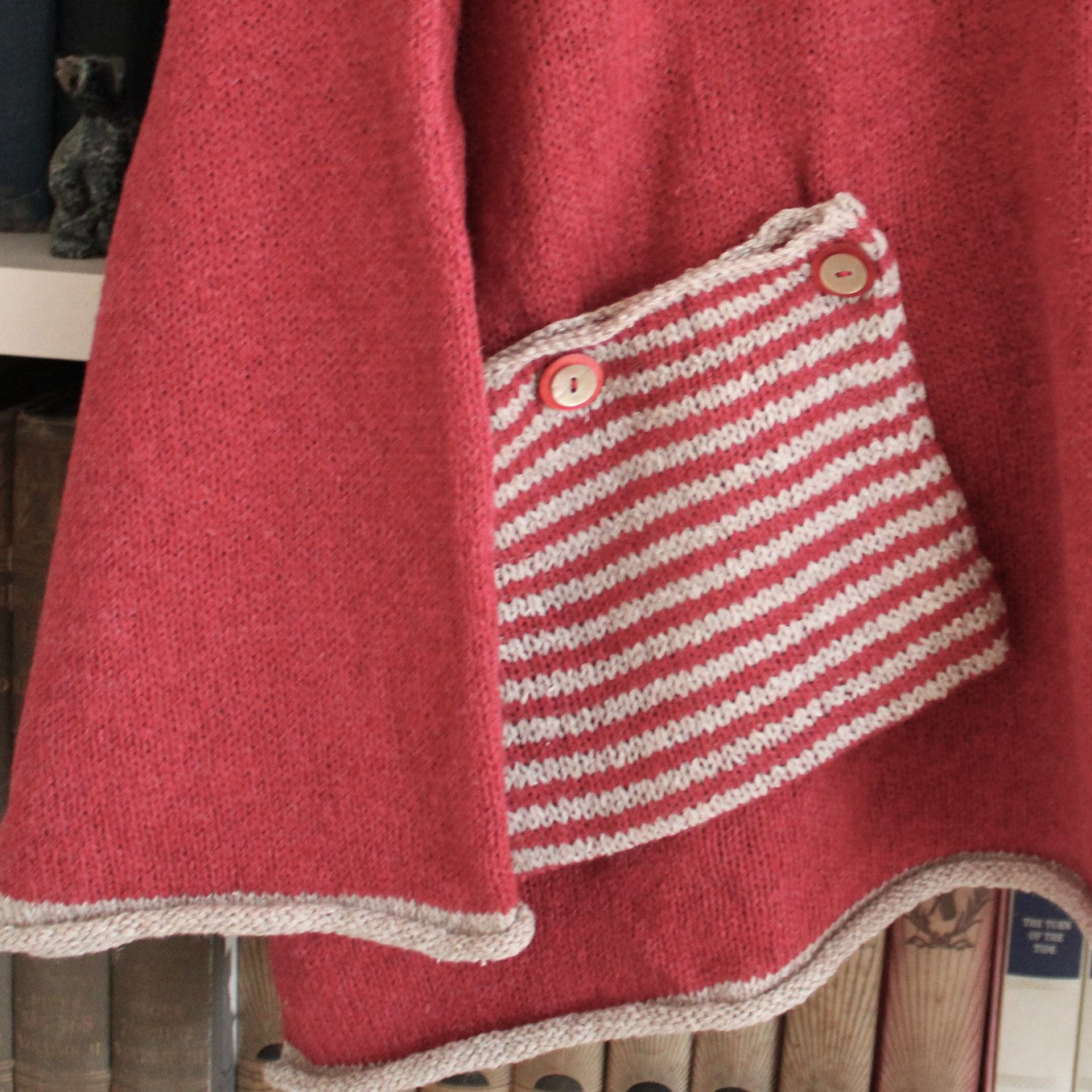 Striped buttoned pocket. Scottish Knitwear.