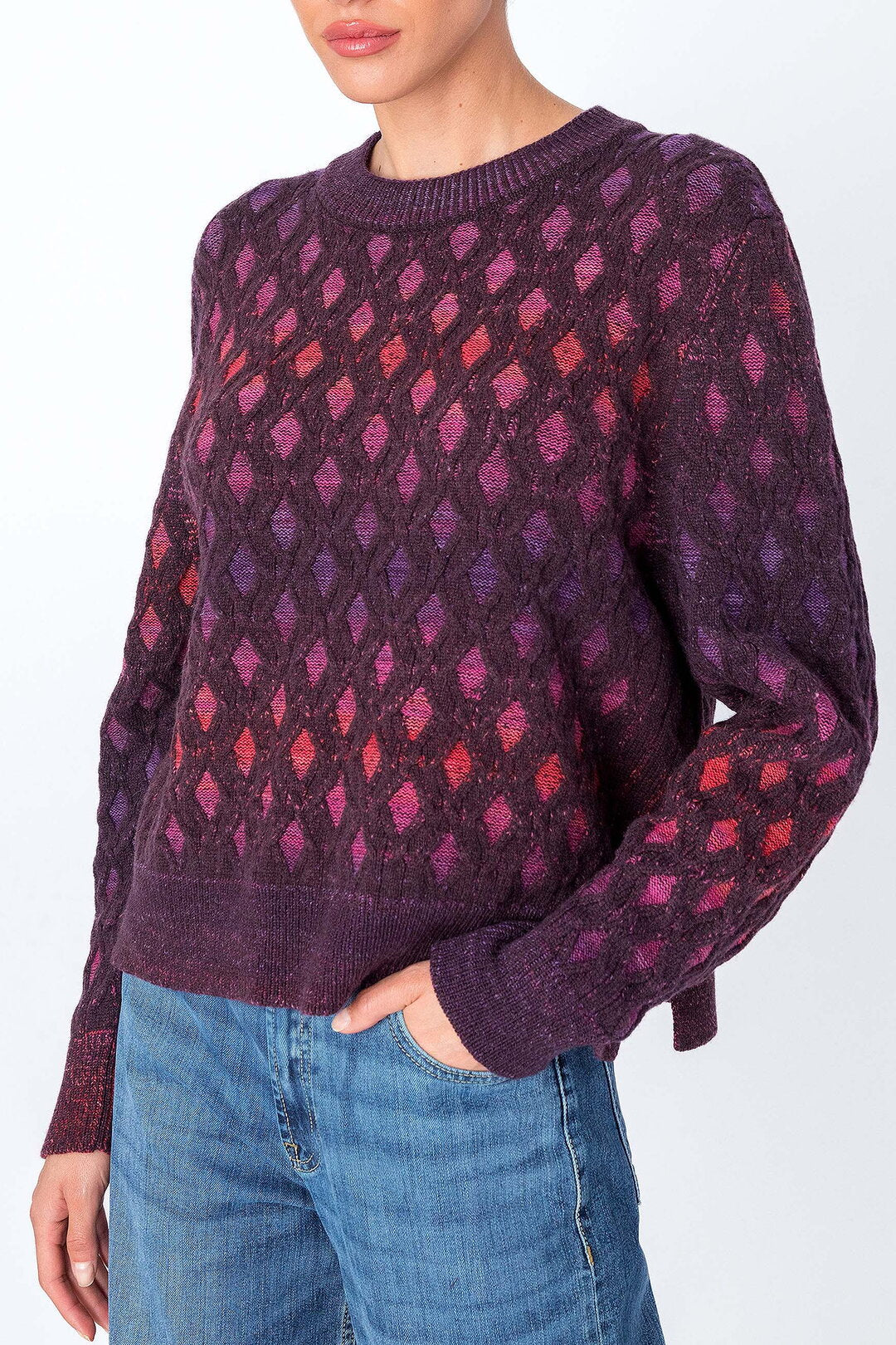 IVKO's newest pullover with structured pattern in brown-red, close up of pattern