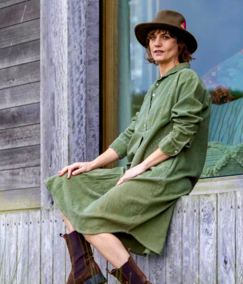 Mandalay Designs Cord shirtdress in green