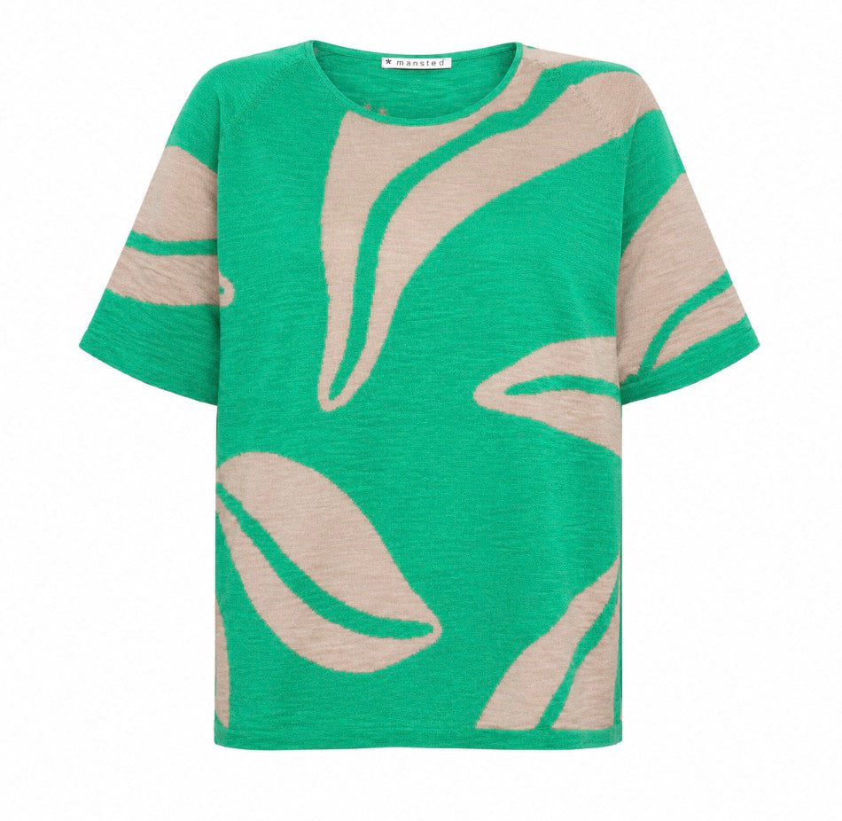 Mansted Levi t-shirt in green. Short sleeve top with green leaf pattern. 
