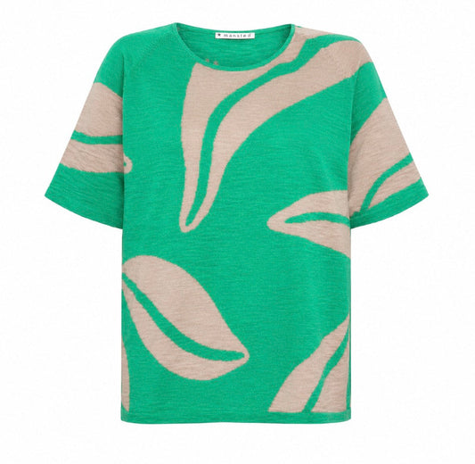 Mansted Levi t-shirt in green. Short sleeve top with green leaf pattern. 