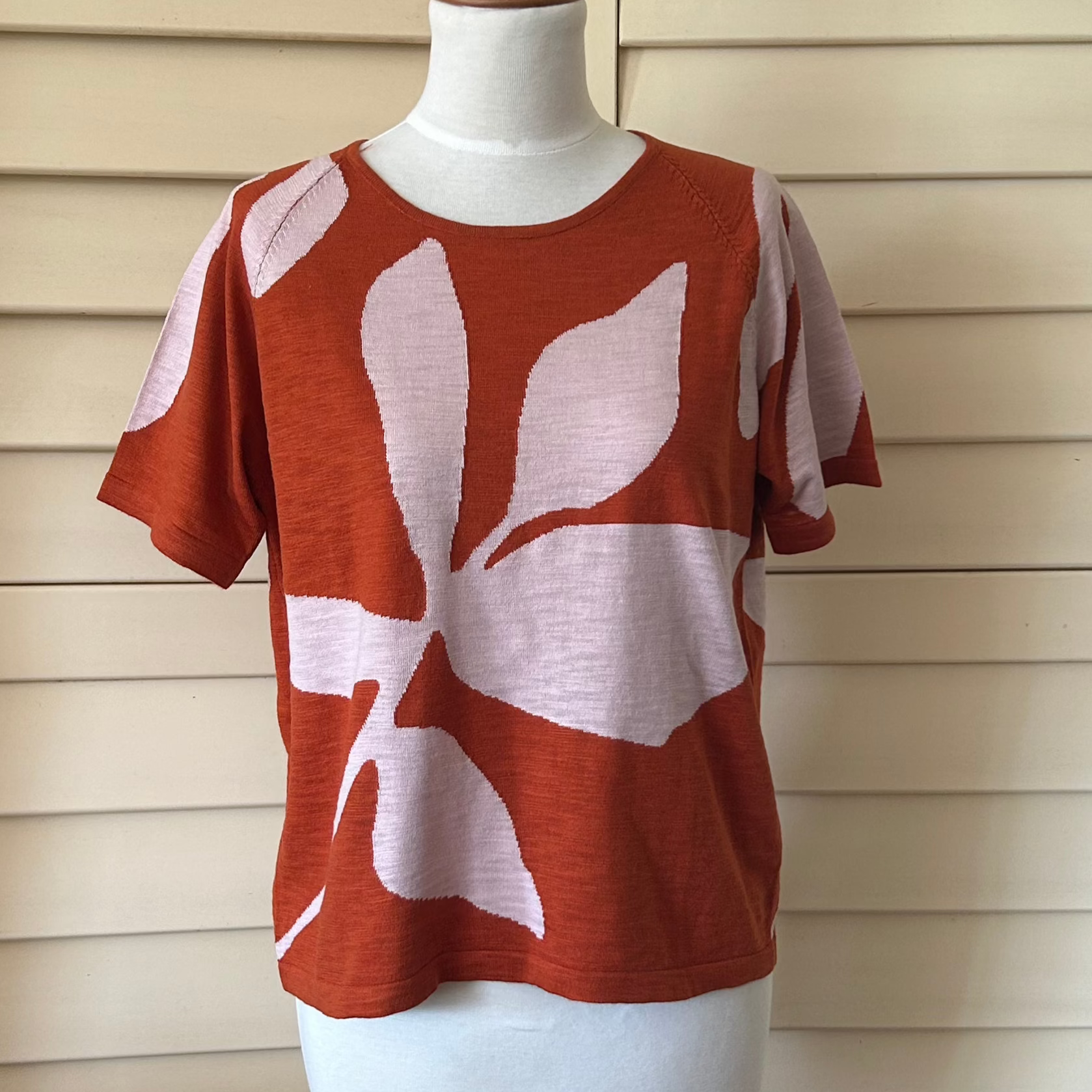 Mansted Fleurette T-shirt in Rust organic cotton free shipping.