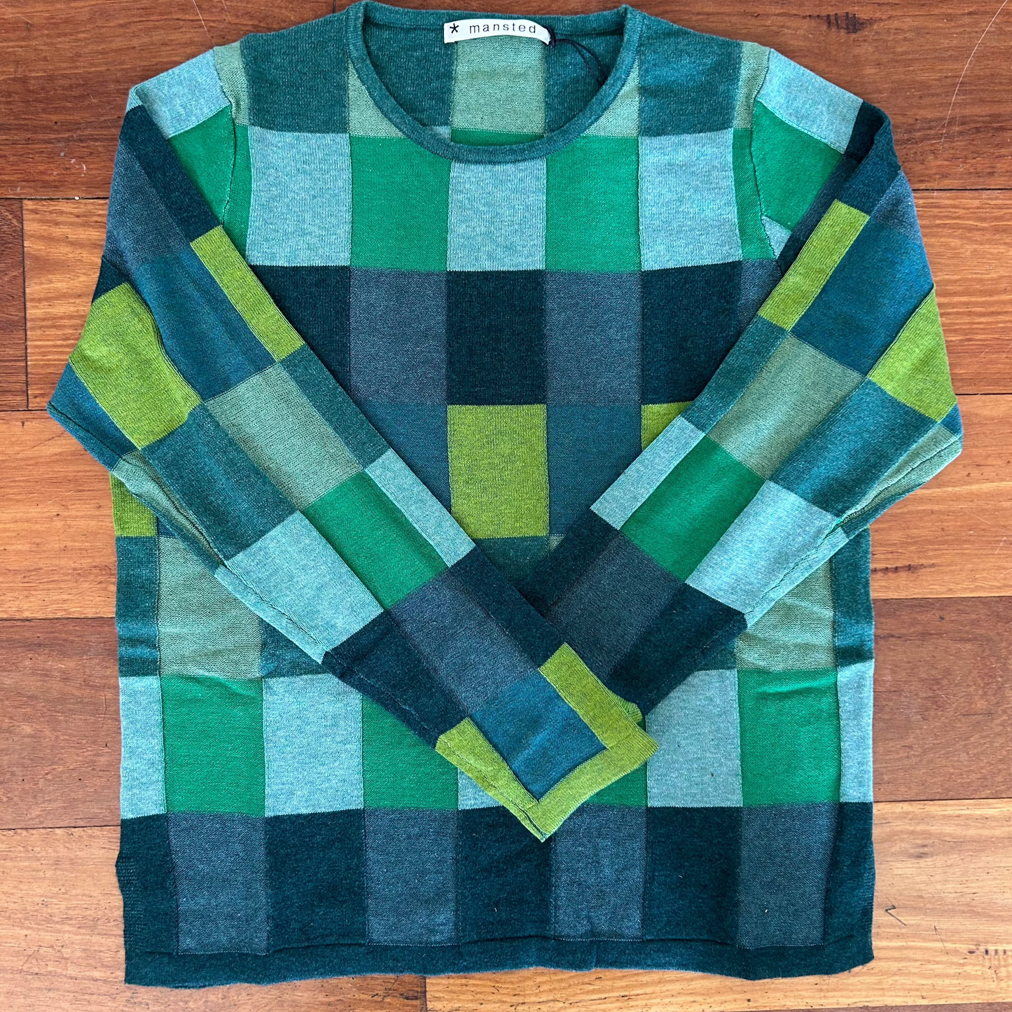 Mansted Lillit green top. quality natural knitwear.