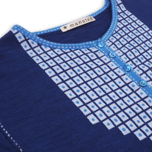 Cotton, 3/4 sleeve top in blue from Mansted.