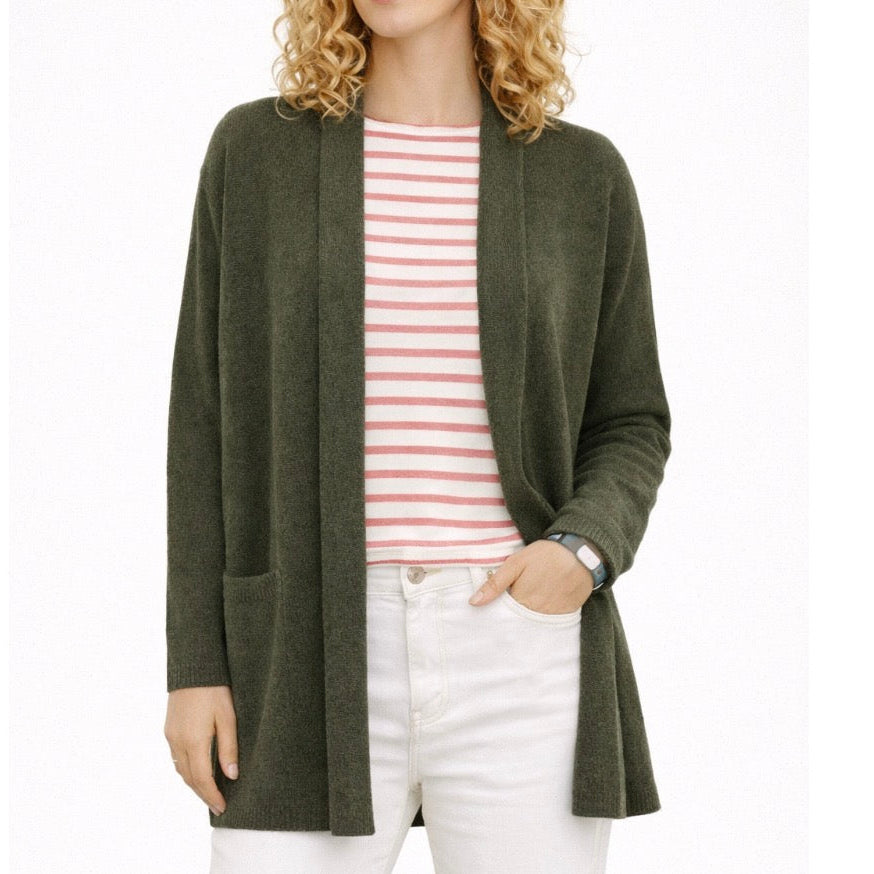 Mansted Long Cardigan in wool. Mansted Mitty in Forest.