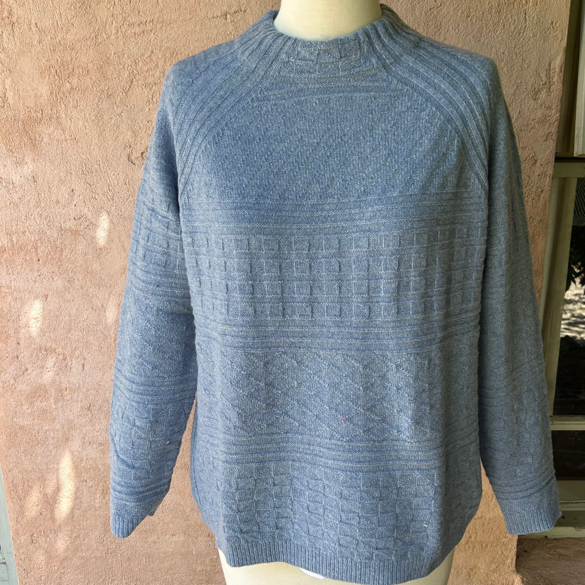 Mansted wool sweater Sidney in Soft Blue