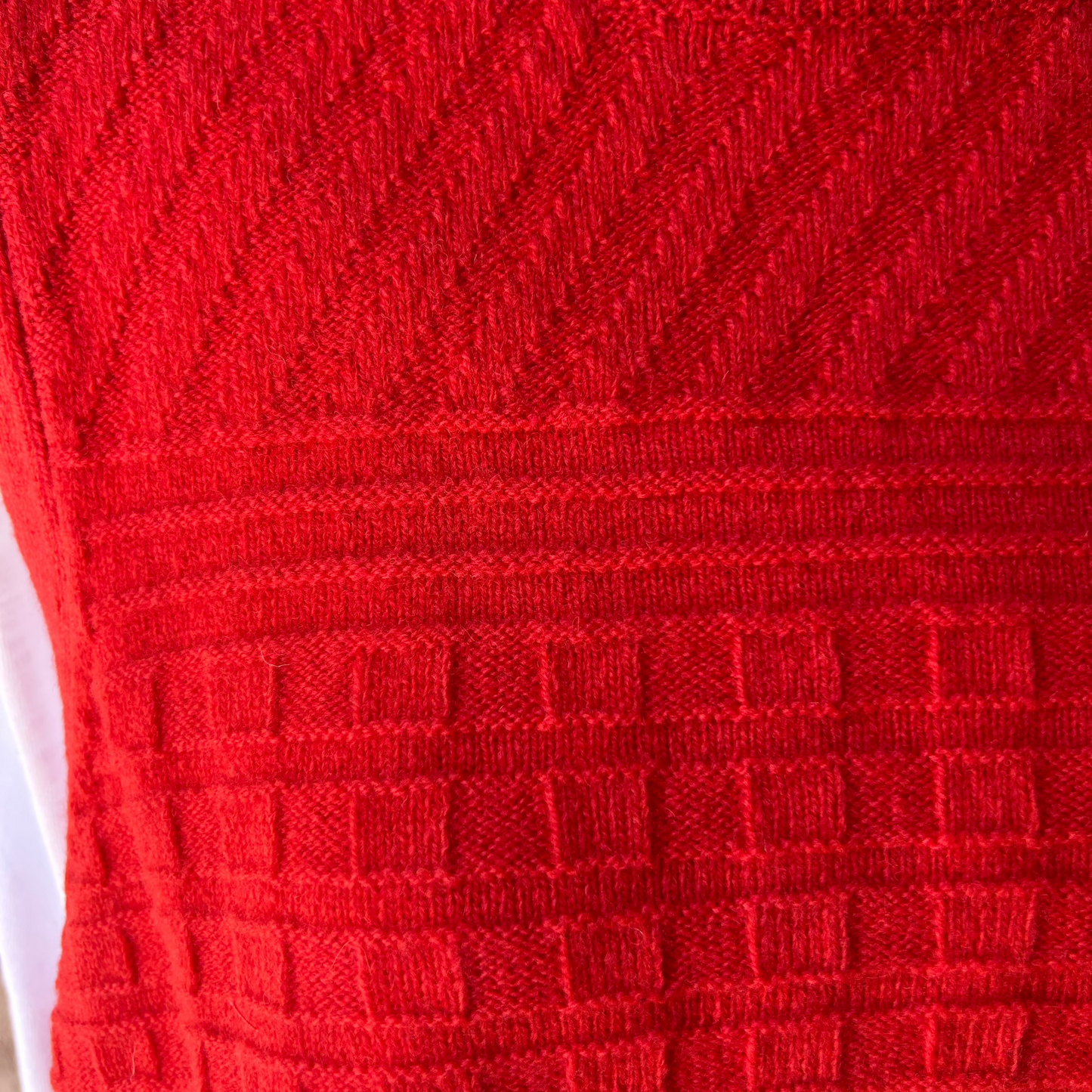 Mansted Sibyl vest in Red 100% wool